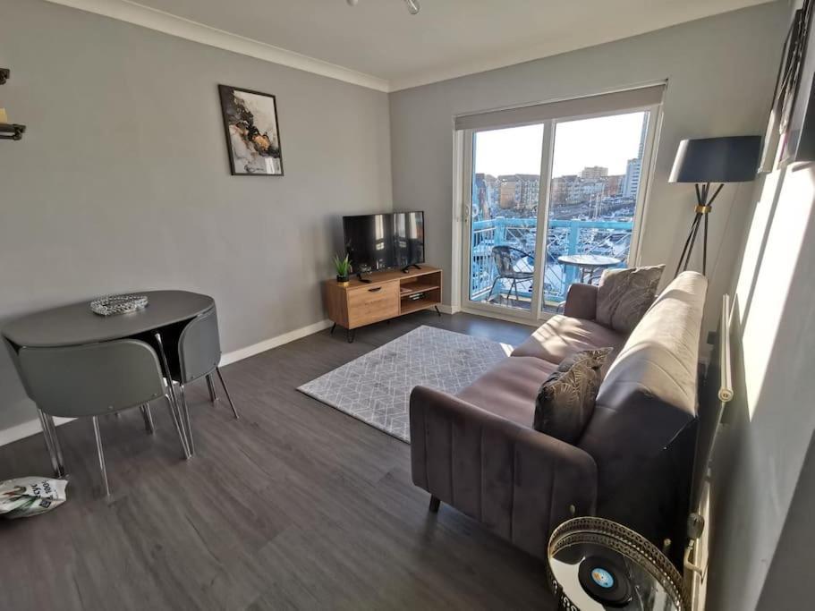 The Quay - Harbour View - By Tifa Stays Swansea Exteriör bild