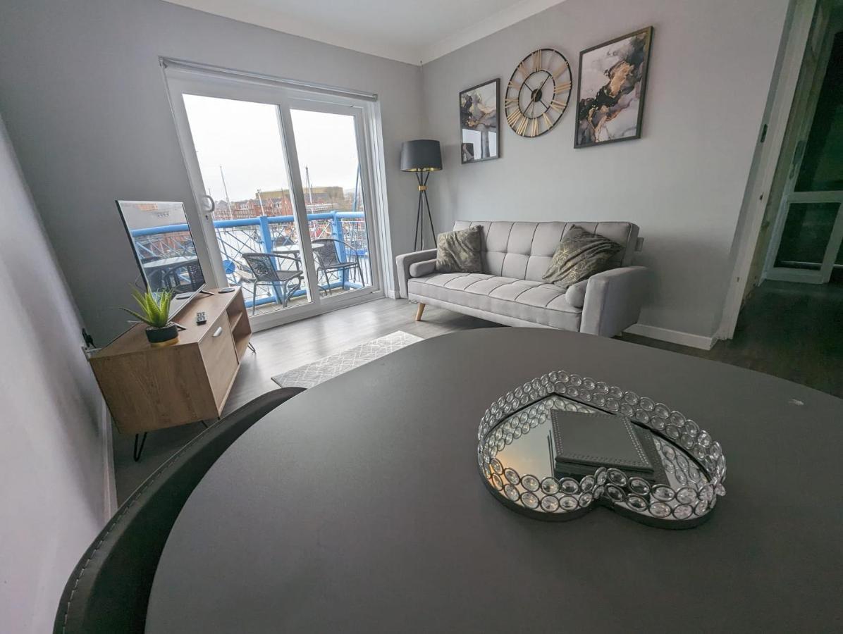 The Quay - Harbour View - By Tifa Stays Swansea Exteriör bild